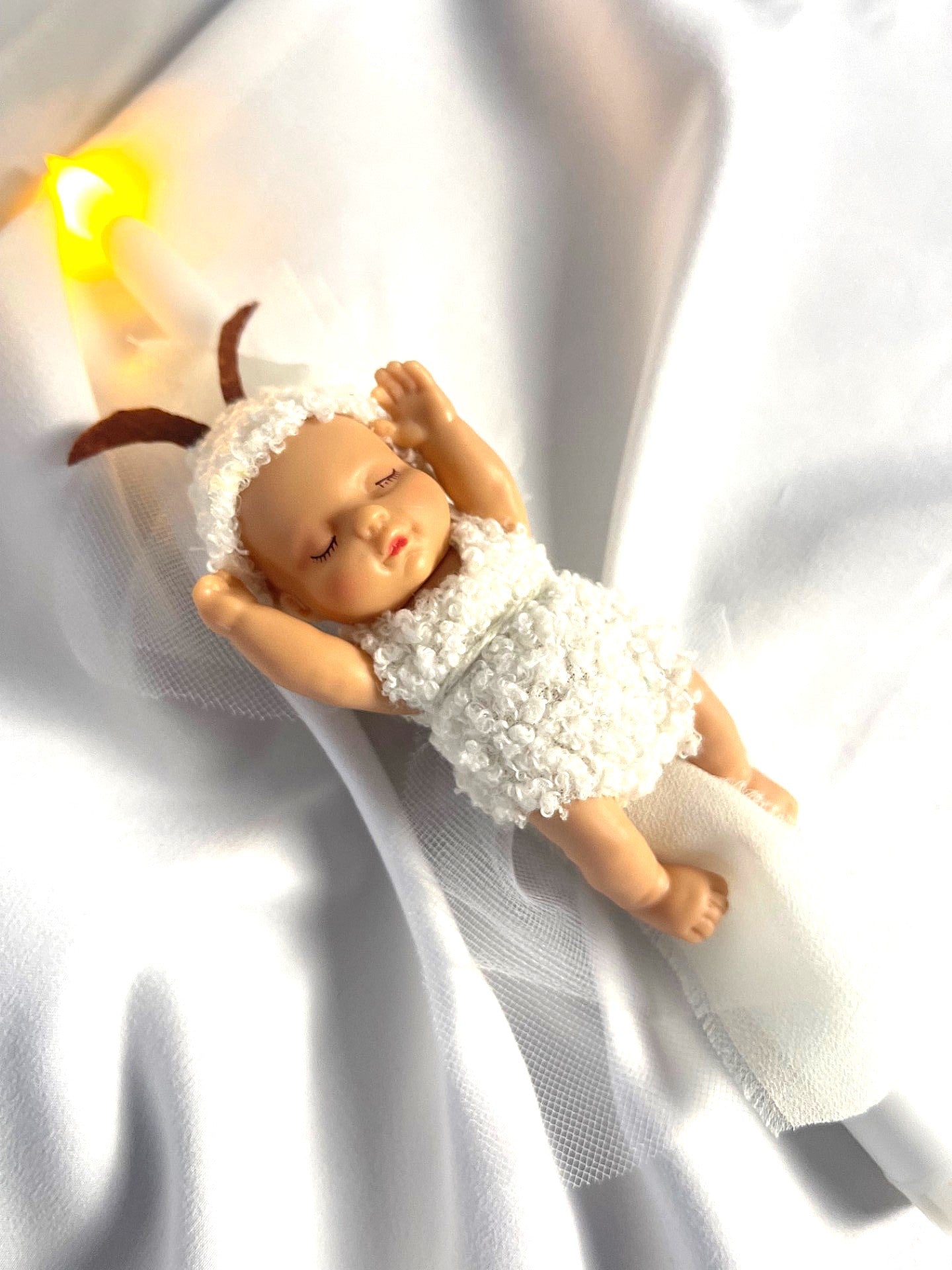 Flameless Battery Easter Candle - Baby Figurines - Lambatha / Palm Sunday 28cm (SMALL)